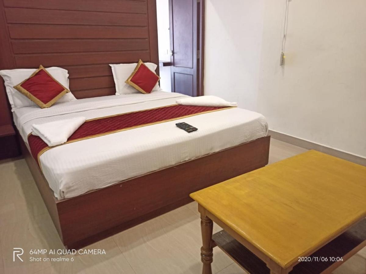 Meridian Castle Hotel Pondicherry Exterior photo