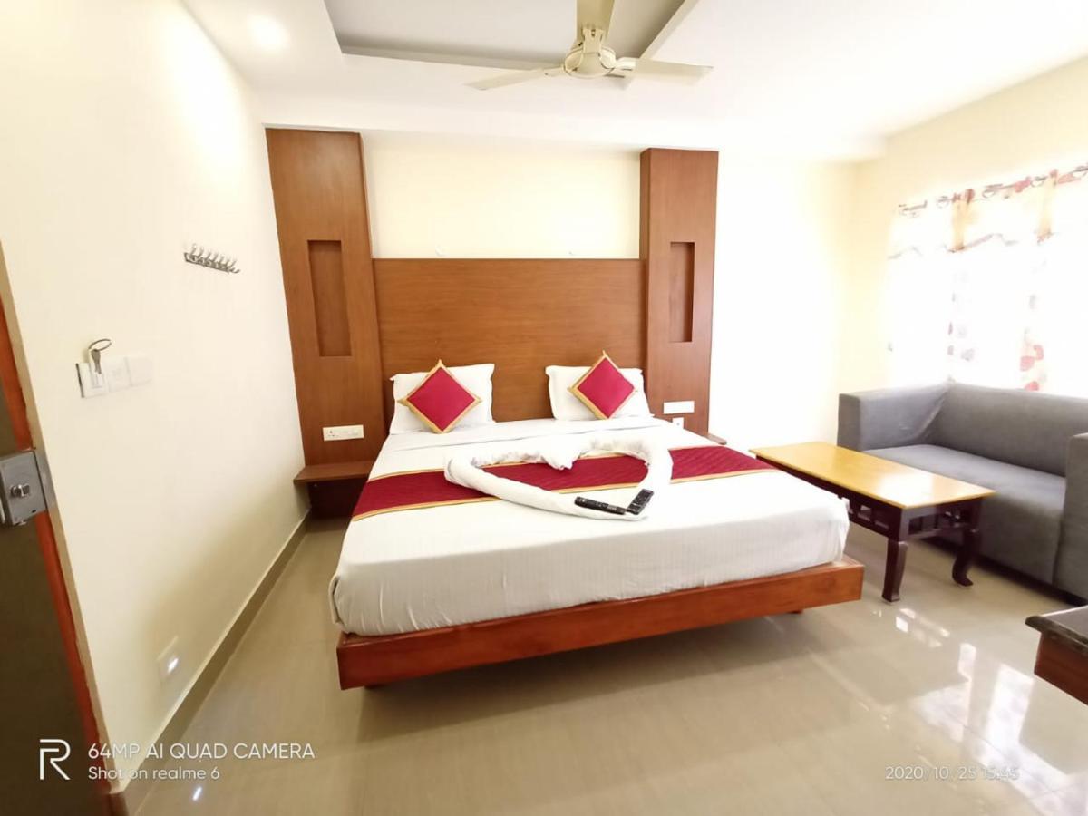 Meridian Castle Hotel Pondicherry Exterior photo